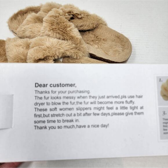 Fluffy Cozy Faux Fur Camel Slippers Gold Buckle Women's Size 9-10 New in Box - Picture 13 of 16